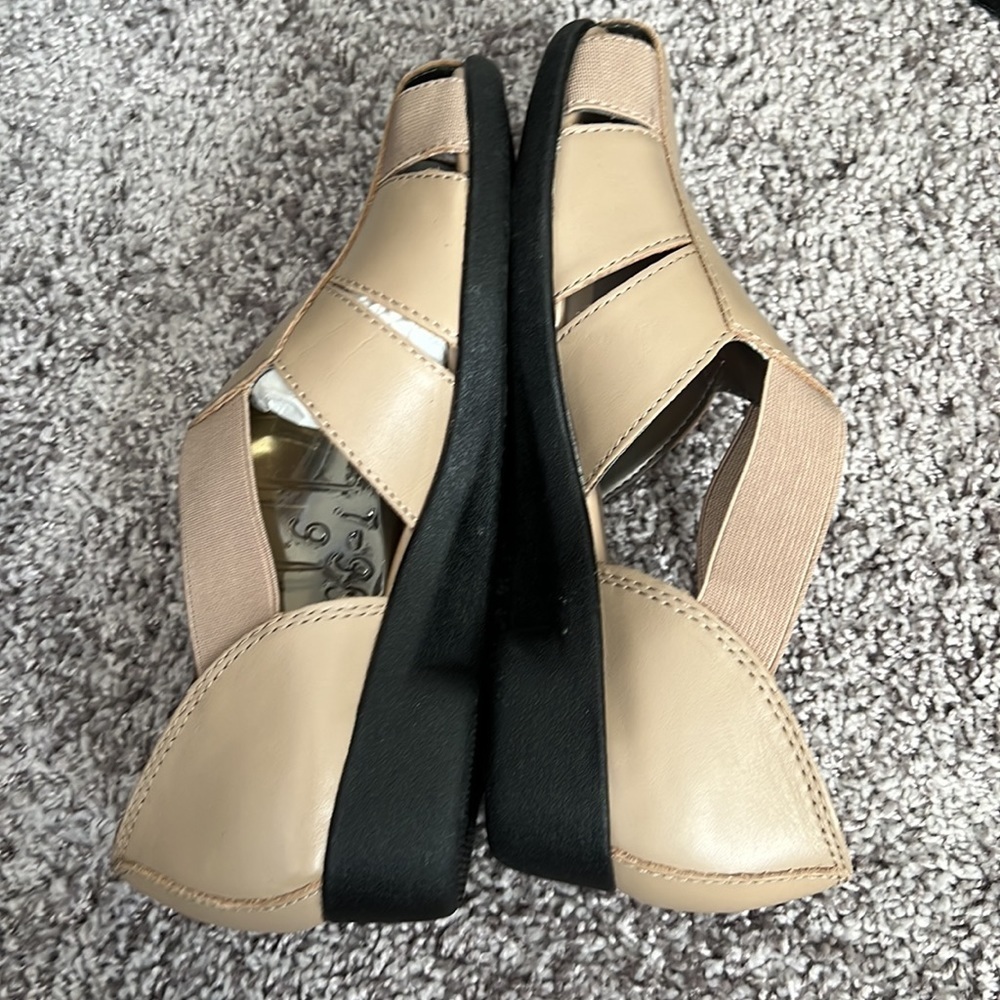 NEW in box Liz baker sandal - Picture 2 of 11
